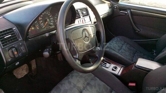 Mercedes C 180 2000, 284,500 km - 1.8 l - Bakı