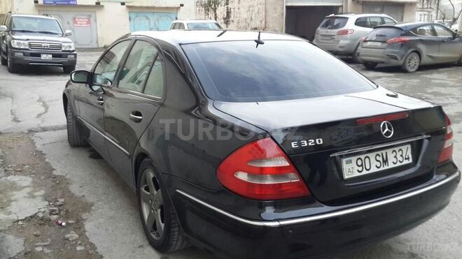 Mercedes E 320 2002, 200,000 km - 3.2 l - Bakı