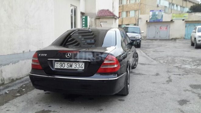 Mercedes E 320 2002, 200,000 km - 3.2 l - Bakı