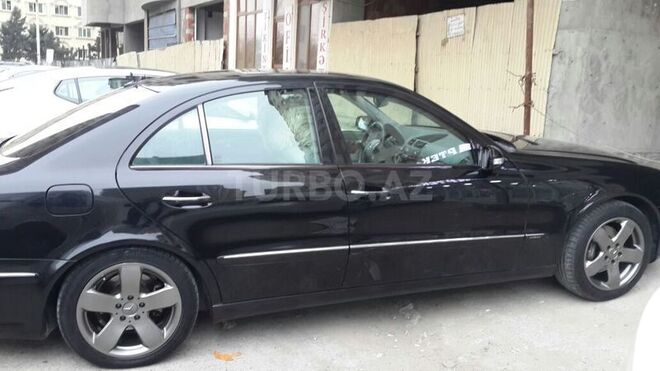 Mercedes E 320 2002, 200,000 km - 3.2 l - Bakı