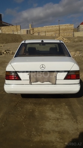 Mercedes E 200 1993, 380,000 km - 2.0 l - Bakı