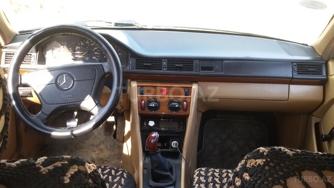 Mercedes E 200 1993, 380,000 km - 2.0 l - Bakı