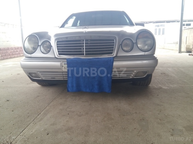 Mercedes E 240 1997, 287,000 km - 0.3 l - Neftçala