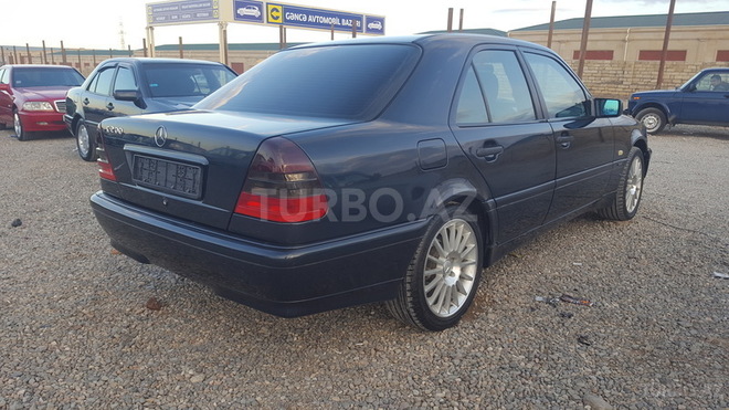 Mercedes C 200 1999, 195,752 km - 2.0 l - Gəncə
