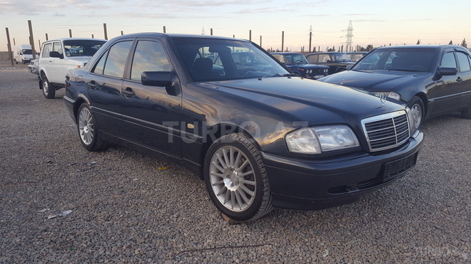Mercedes C 200 1999, 195,752 km - 2.0 l - Gəncə