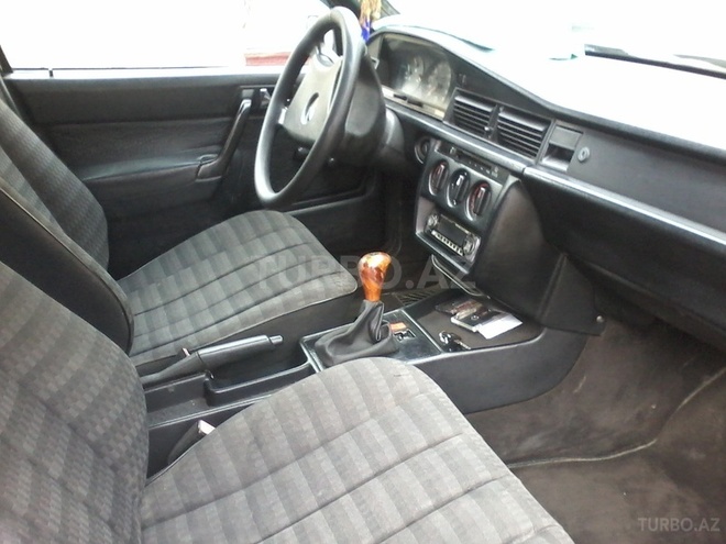 Mercedes 190 1992, 38 km - 1.8 l - Ucar