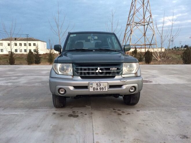 Mitsubishi Pajero io 2001, 290,000 km - 2.0 l - Bakı