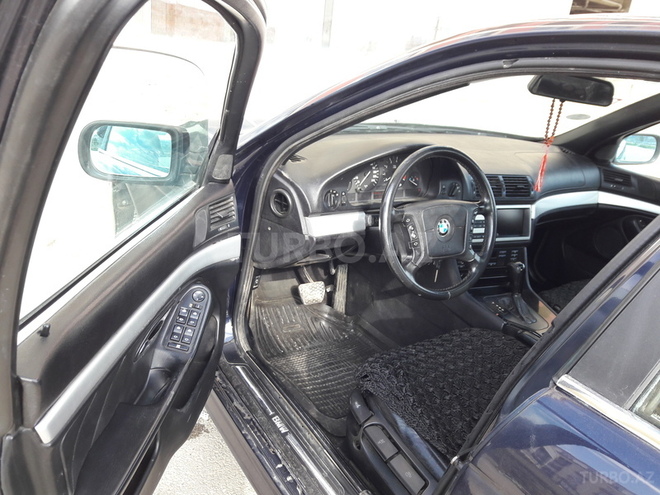 BMW 528 1999, 209,000 km - 2.8 l - Bakı