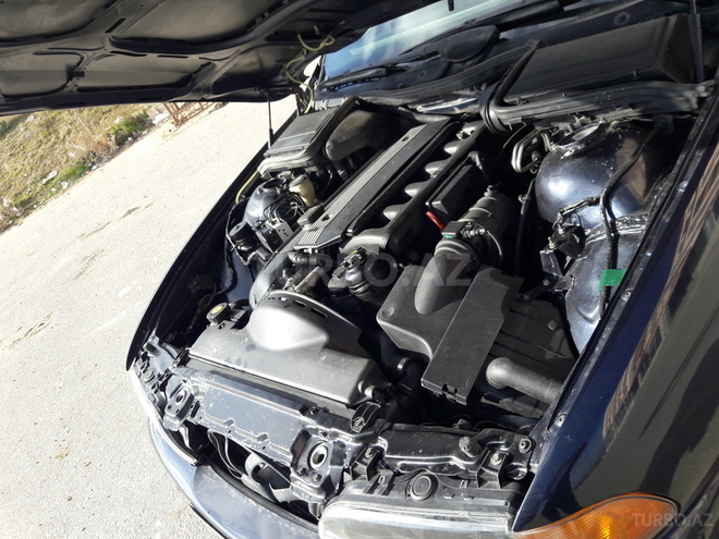BMW 528 1999, 209,000 km - 2.8 l - Bakı