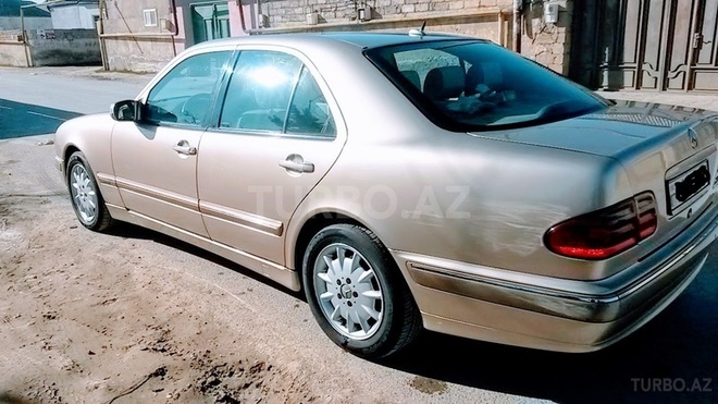 Mercedes E 270 2001, 215,000 km - 2.7 л - Bakı