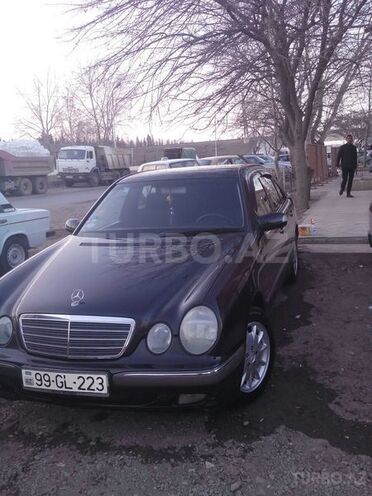 Mercedes E 200 1999, 223,000 km - 2.0 l - Qazax