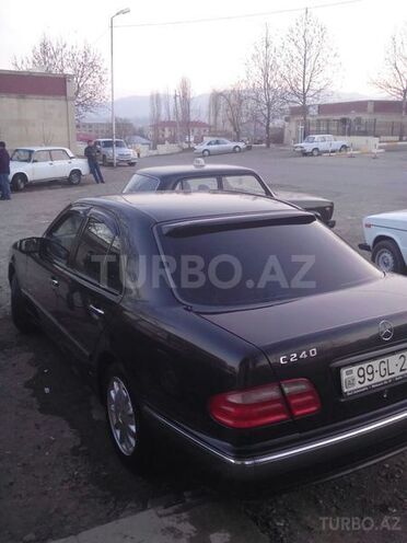 Mercedes E 200 1999, 223,000 km - 2.0 l - Qazax