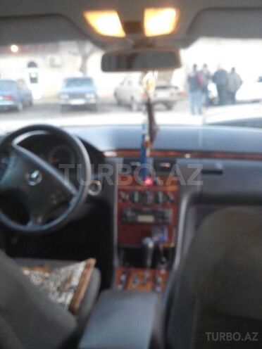 Mercedes E 200 1999, 223,000 km - 2.0 l - Qazax