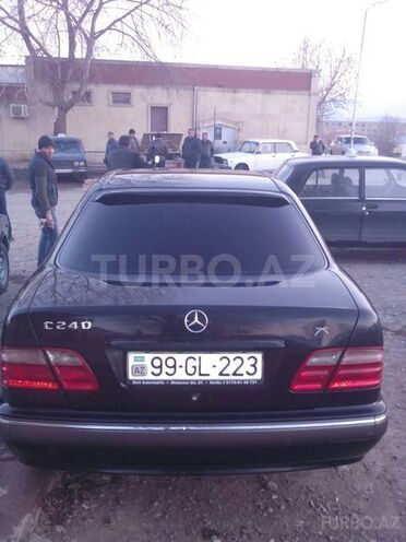 Mercedes E 200 1999, 223,000 km - 2.0 l - Qazax