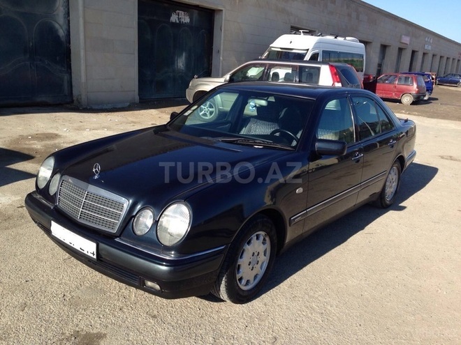 Mercedes E 230 1996, 276,000 km - 2.3 l - Sumqayıt