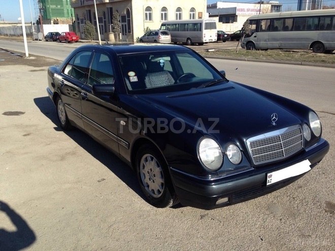 Mercedes E 230 1996, 276,000 km - 2.3 l - Sumqayıt