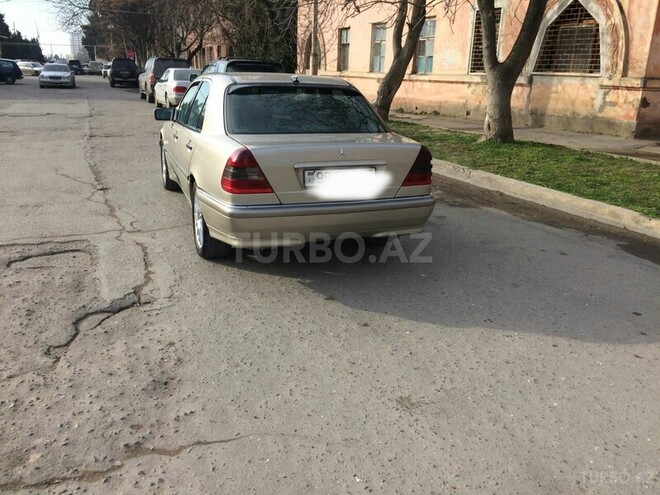 Mercedes C 220 2000, 252,000 km - 2.2 л - Bakı