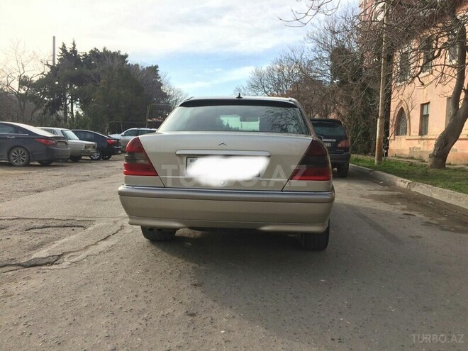 Mercedes C 220 2000, 252,000 km - 2.2 л - Bakı
