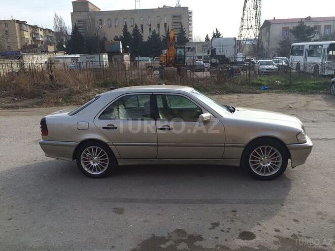 Mercedes C 220 2000, 252,000 km - 2.2 л - Bakı