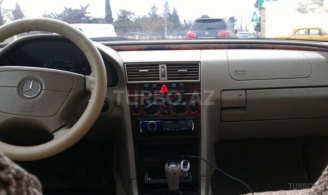 Mercedes C 220 2000, 252,000 km - 2.2 л - Bakı