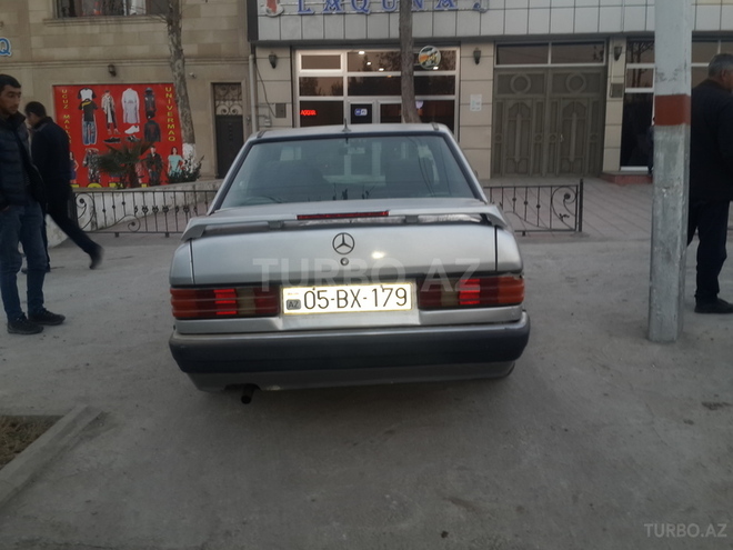 Mercedes 190 1991, 260,000 km - 1.8 l - Qazax