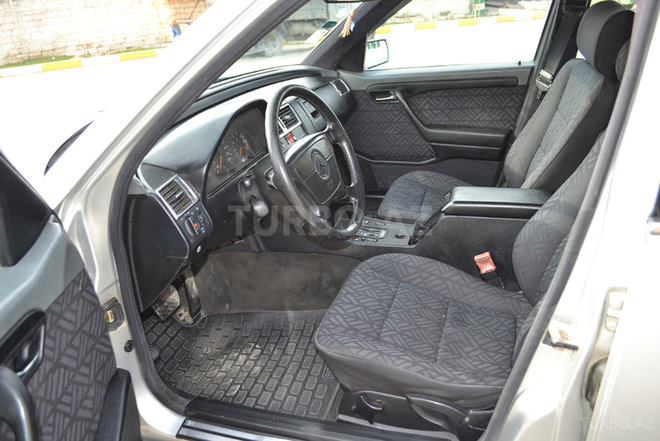 Mercedes C 200 1994, 325,000 km - 2.0 l - Bakı