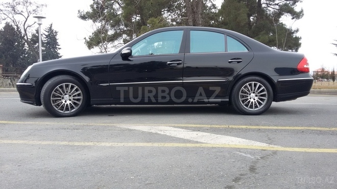 Mercedes E 240 2003, 230,270 km - 2.6 l - Qax