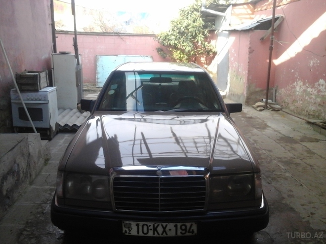 Mercedes E 200 1989, 163,543 km - 2.0 л - Bakı