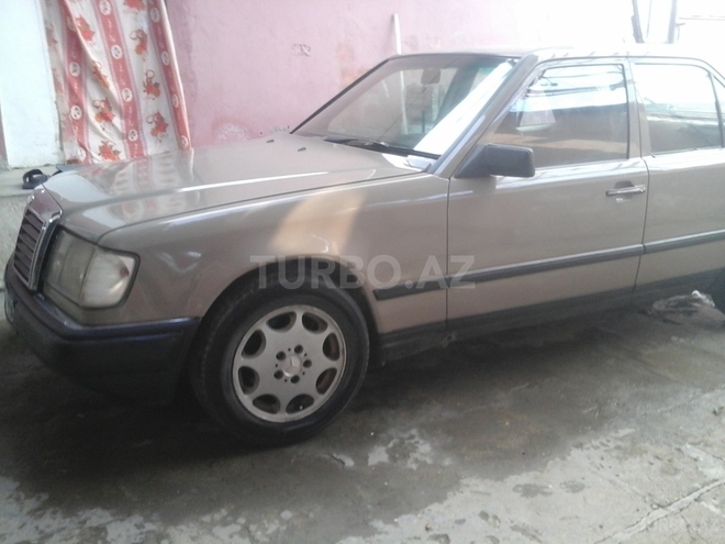 Mercedes E 200 1989, 163,543 km - 2.0 л - Bakı