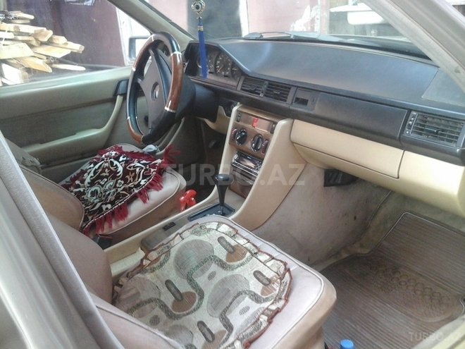 Mercedes E 200 1989, 163,543 km - 2.0 л - Bakı