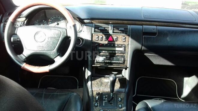 Mercedes E 240 1998, 250,000 km - 2.4 l - Bakı
