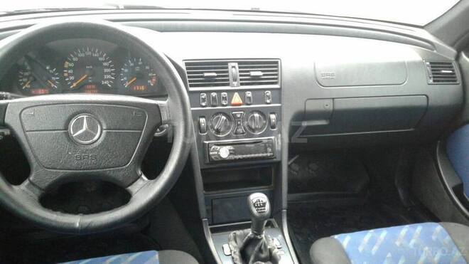 Mercedes C 200 2000, 450,000 km - 2.0 l - Quba