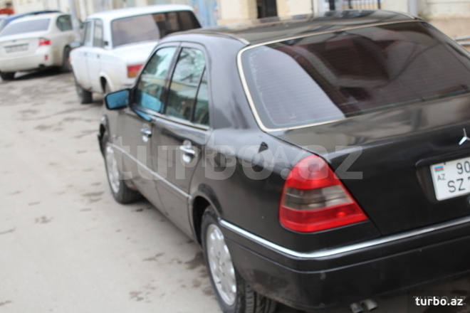 Mercedes C 220 1995, 197,546 km - 2.2 л - Bakı