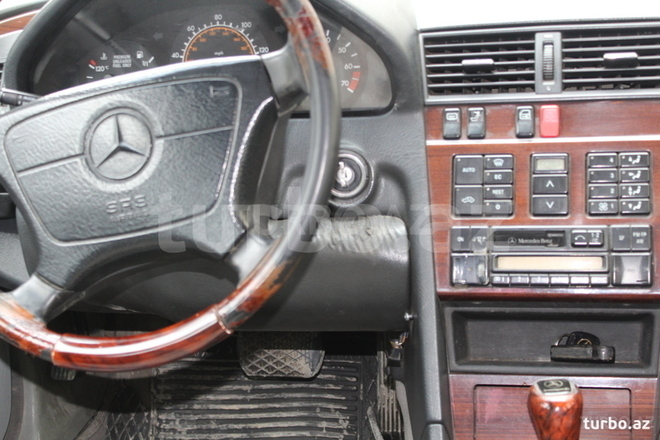 Mercedes C 220 1995, 197,546 km - 2.2 л - Bakı