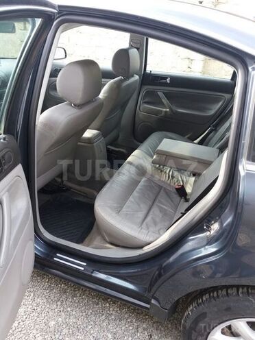 Volkswagen Passat 2003, 176,000 km - 1.8 l - Sumqayıt