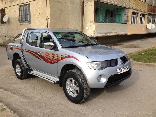 Mitsubishi L200 2009, 143,000 km - 2.5 л - Bakı