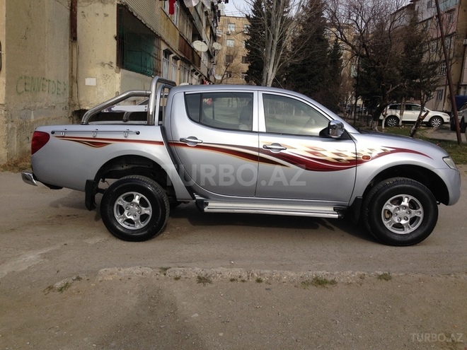 Mitsubishi L200 2009, 143,000 km - 2.5 л - Bakı