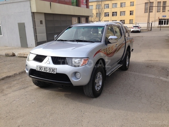 Mitsubishi L200 2009, 143,000 km - 2.5 л - Bakı