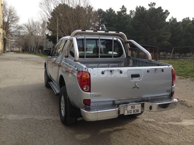 Mitsubishi L200 2009, 143,000 km - 2.5 л - Bakı