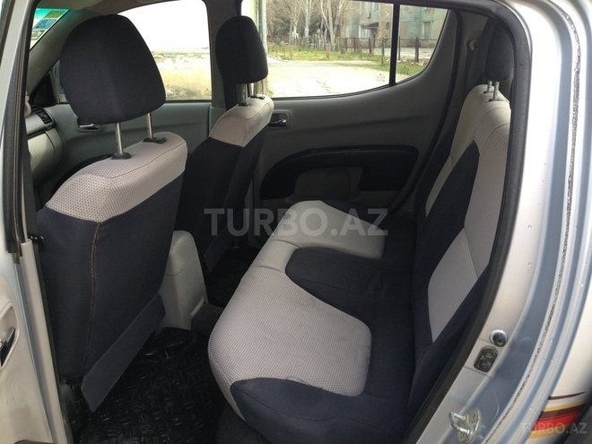Mitsubishi L200 2009, 143,000 km - 2.5 л - Bakı