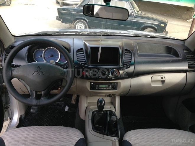 Mitsubishi L200 2009, 143,000 km - 2.5 л - Bakı