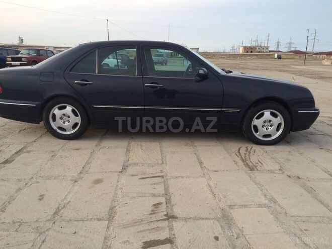 Mercedes E 220 1999, 225,000 km - 2.2 л - Sumqayıt