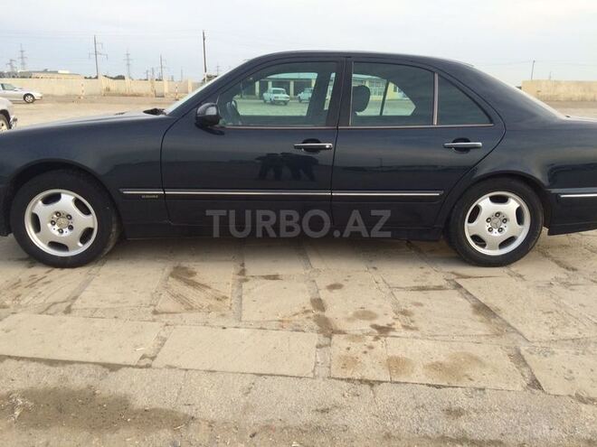 Mercedes E 220 1999, 225,000 km - 2.2 л - Sumqayıt