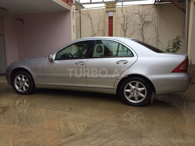 Mercedes C 240 2002, 294,000 km - 2.6 l - Bakı