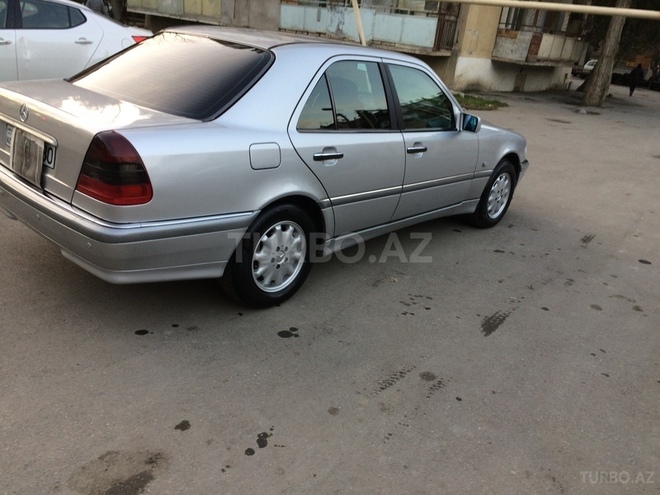 Mercedes C 200 1998, 2,930,000 km - 2.0 l - Bakı
