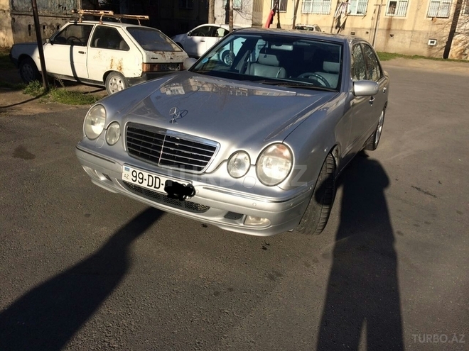 Mercedes E 240 2000, 270,000 km - 2.4 л - Bakı