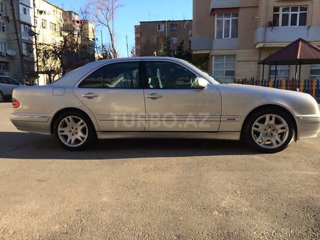 Mercedes E 240 2000, 270,000 km - 2.4 л - Bakı
