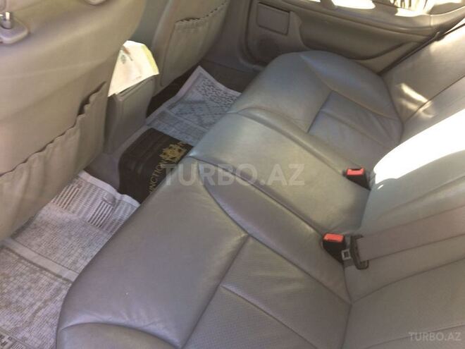 Mercedes E 240 2000, 270,000 km - 2.4 л - Bakı