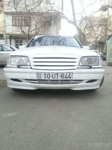 Mercedes C 220 1999, 275,000 km - 2.2 l - Bakı