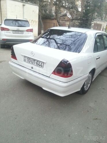 Mercedes C 220 1999, 275,000 km - 2.2 l - Bakı